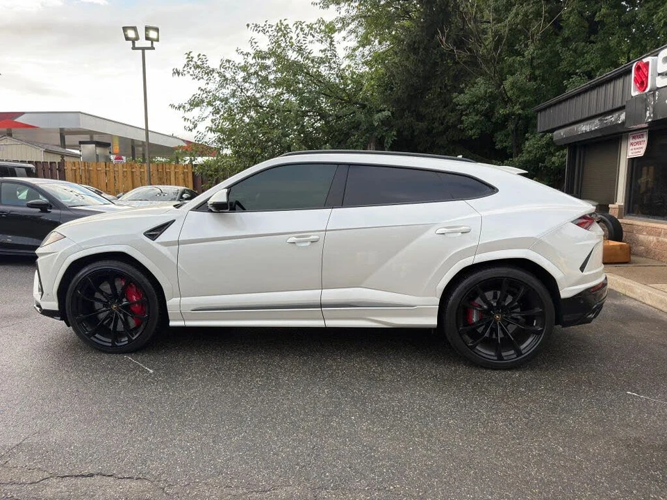 2022 Lamborghini Urus - Image 11 of 26
