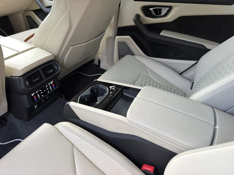 2022 Lamborghini Urus - Image 23 of 26