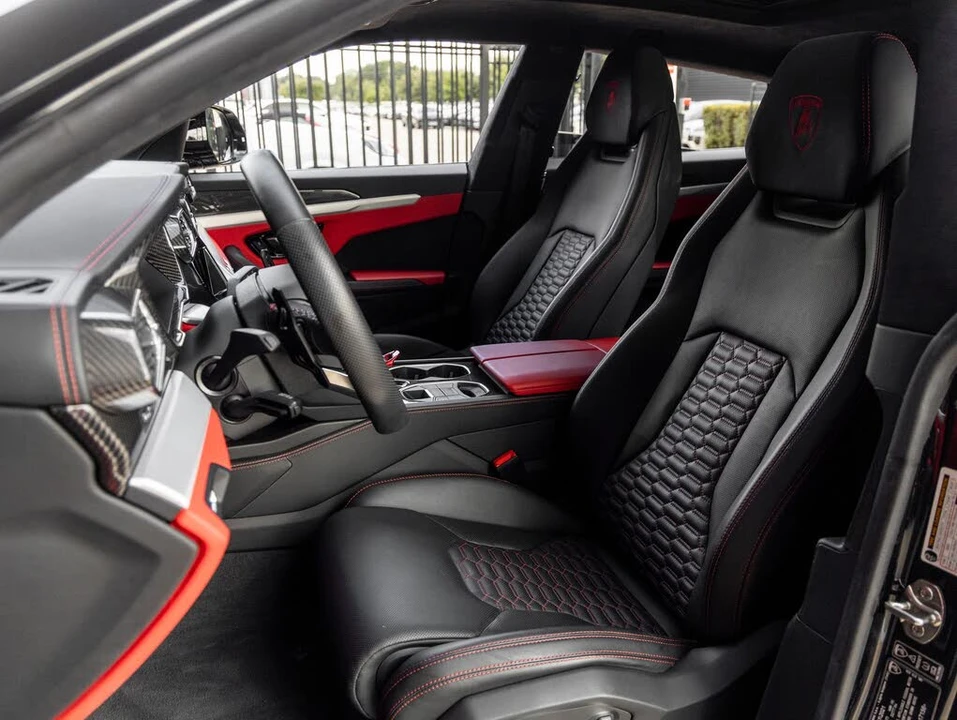 2022 Lamborghini Urus - Image 23 of 31