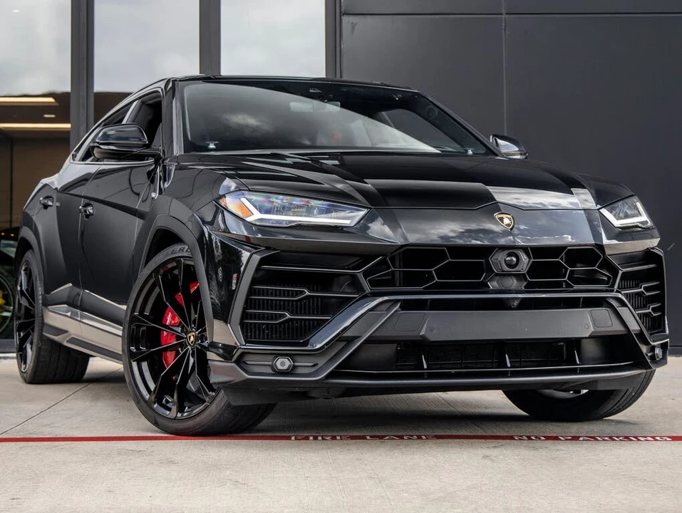 2022 Lamborghini Urus - Image 2 of 31