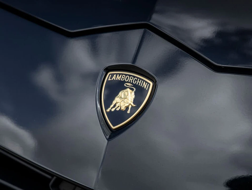 2022 Lamborghini Urus - Image 16 of 31