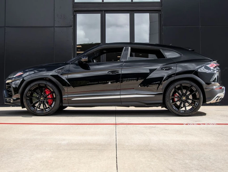 2022 Lamborghini Urus - Image 9 of 31