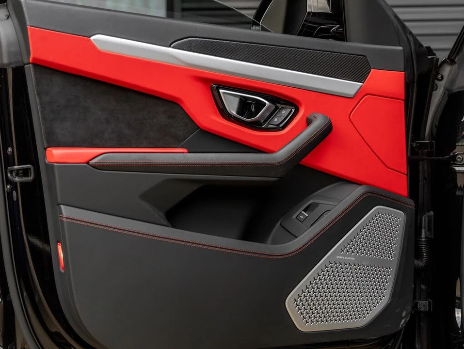 2022 Lamborghini Urus - Image 18 of 31