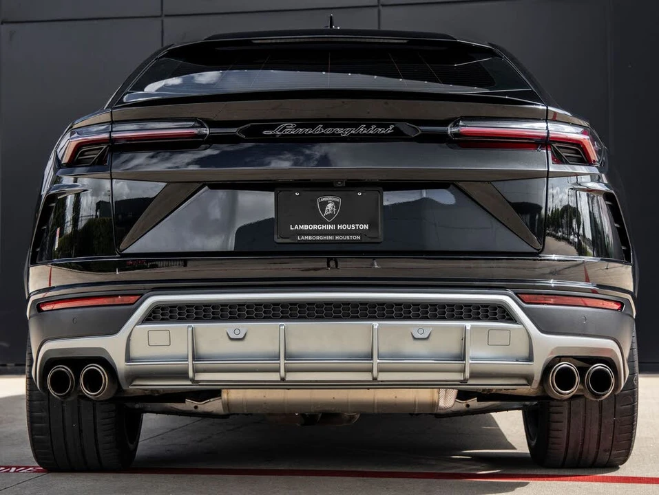 2022 Lamborghini Urus - Image 7 of 31