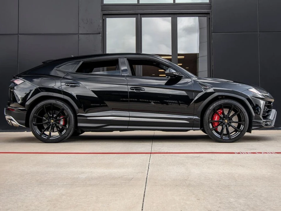 2022 Lamborghini Urus - Image 10 of 31