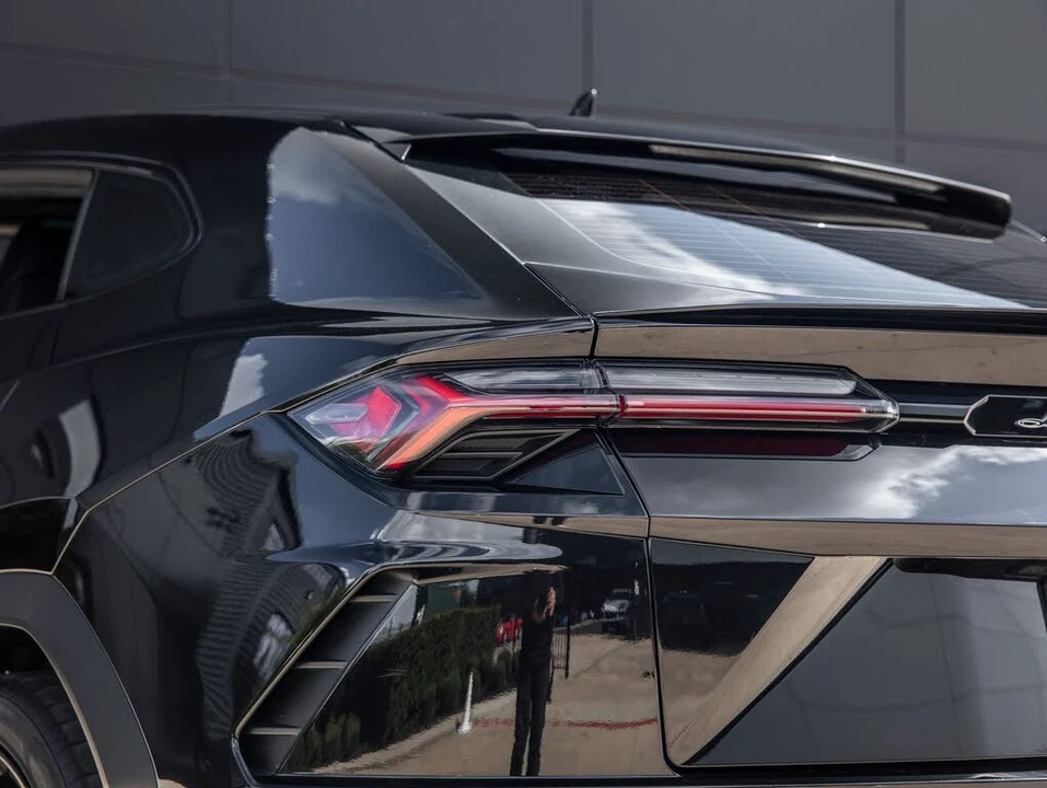 2022 Lamborghini Urus - Image 12 of 31