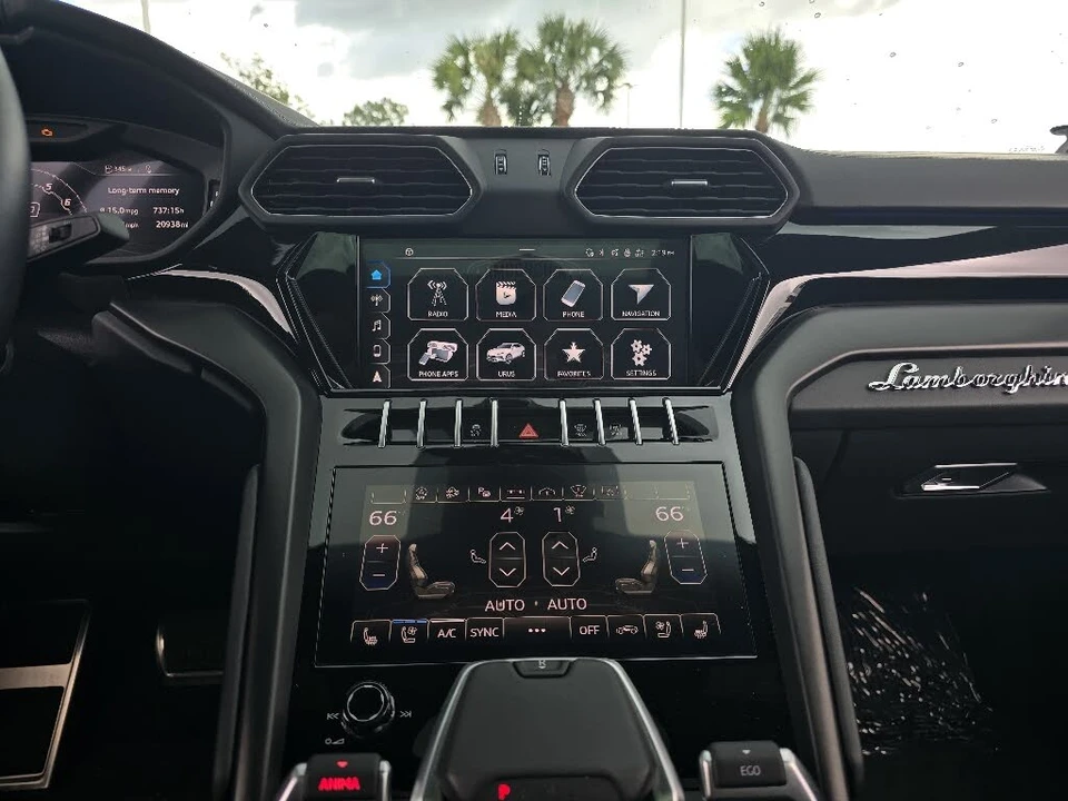 2022 Lamborghini Urus - Image 15 of 27