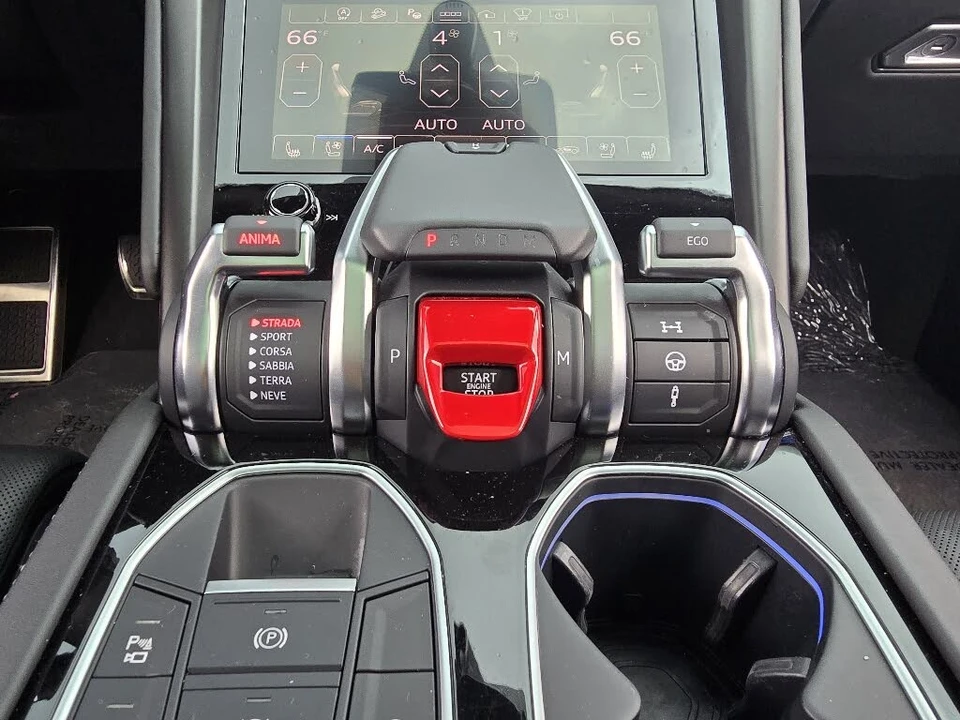 2022 Lamborghini Urus - Image 20 of 27