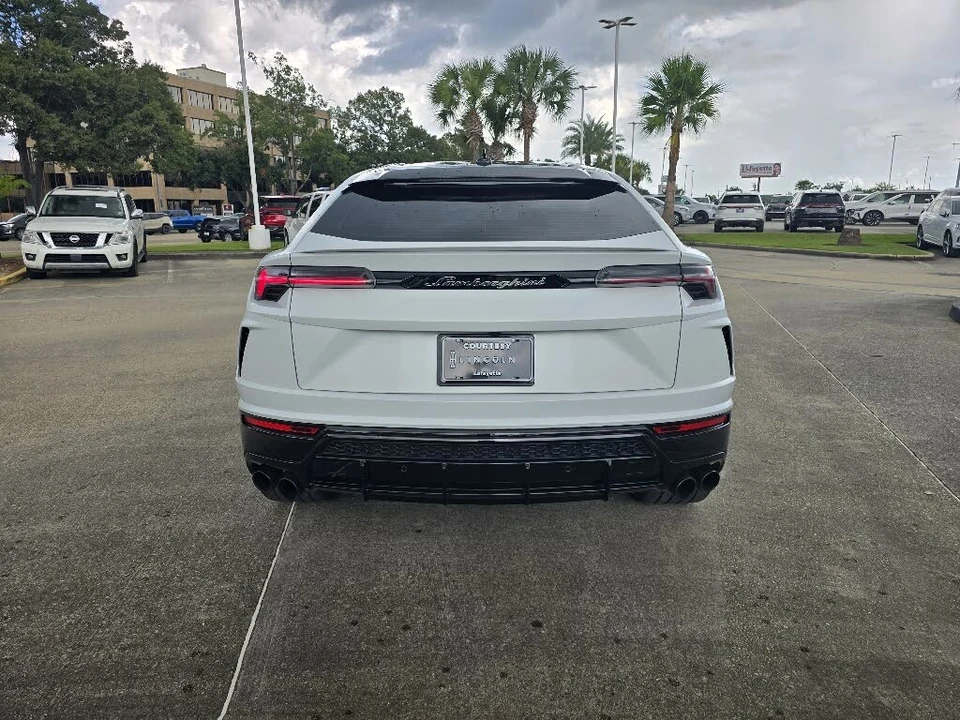 2022 Lamborghini Urus - Image 4 of 27