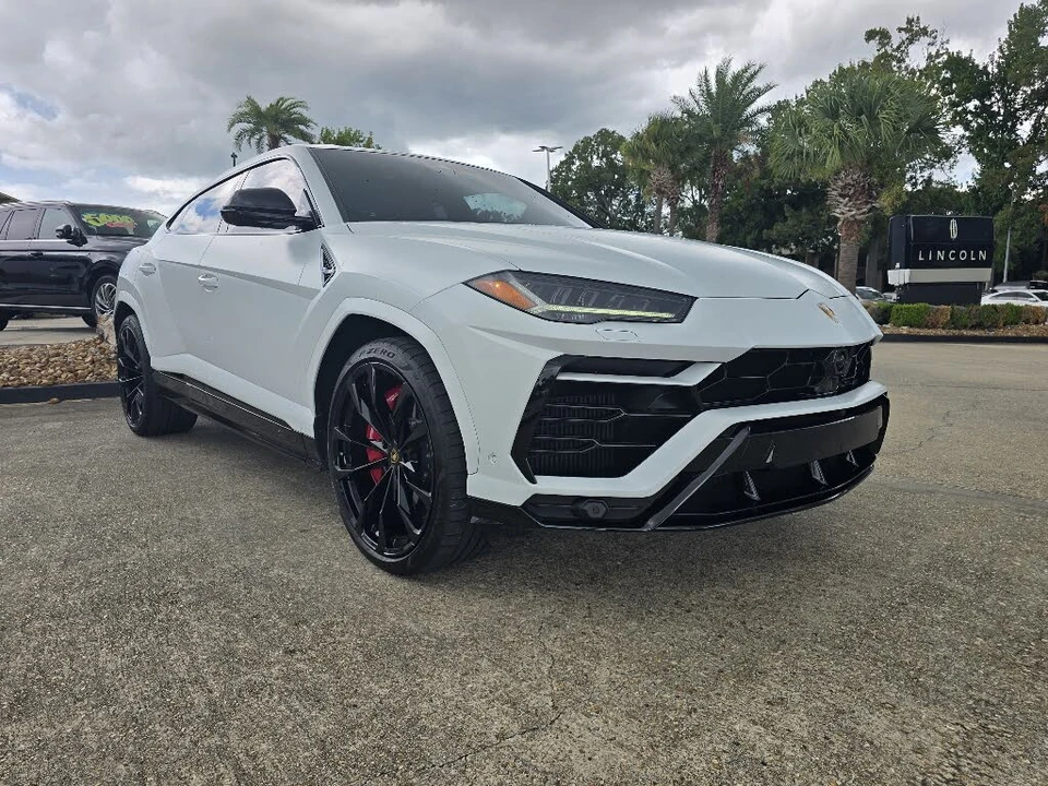 2022 Lamborghini Urus - Image 7 of 27