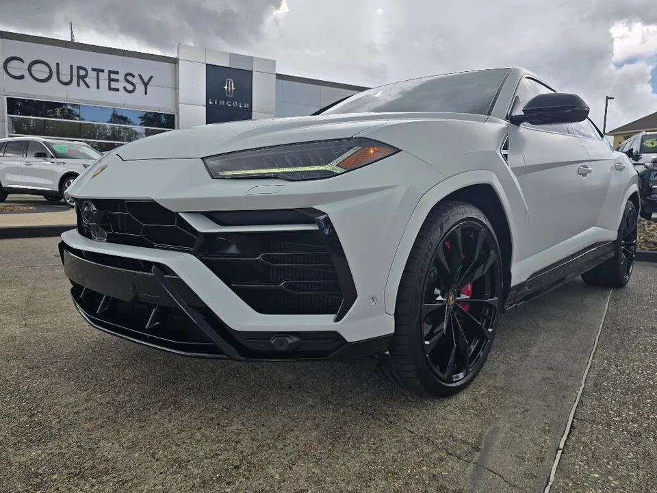 2022 Lamborghini Urus - Image 10 of 27