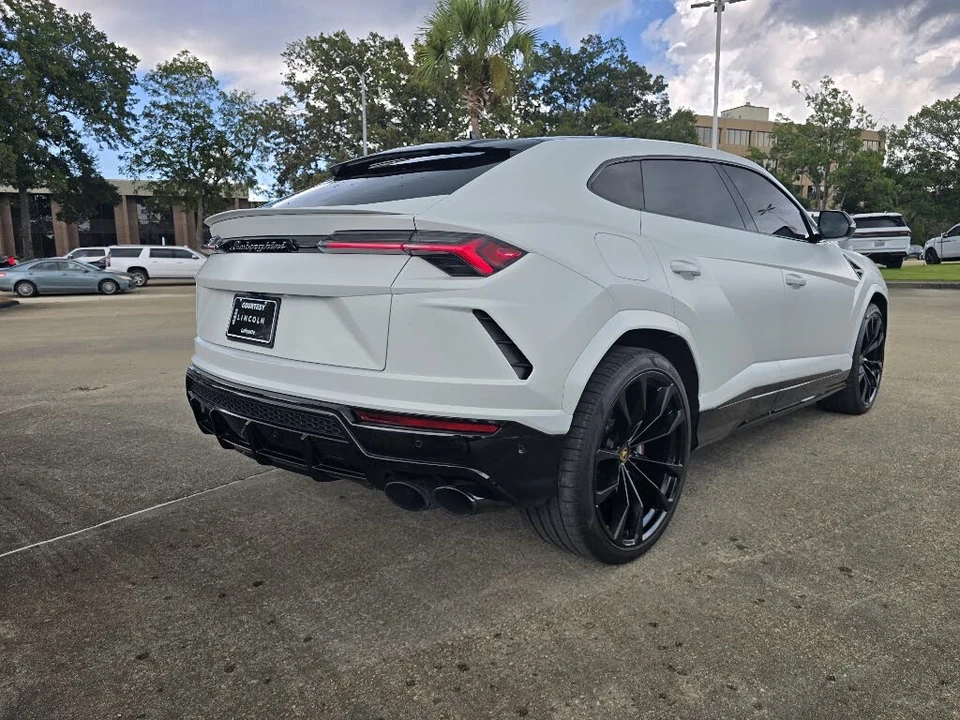 2022 Lamborghini Urus - Image 5 of 27