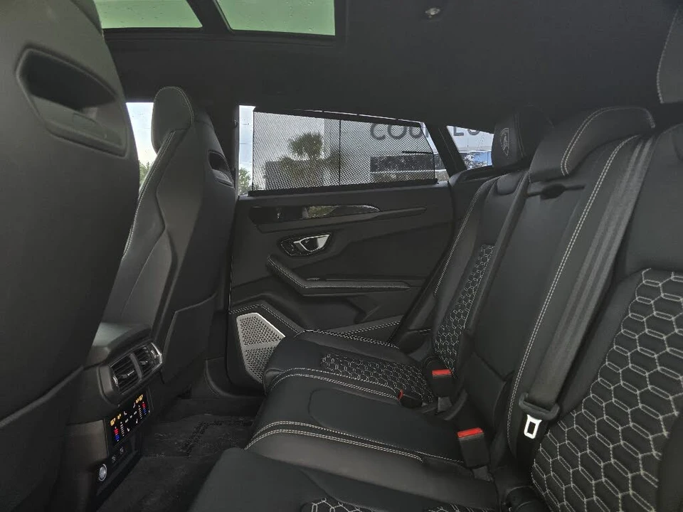 2022 Lamborghini Urus - Image 22 of 27