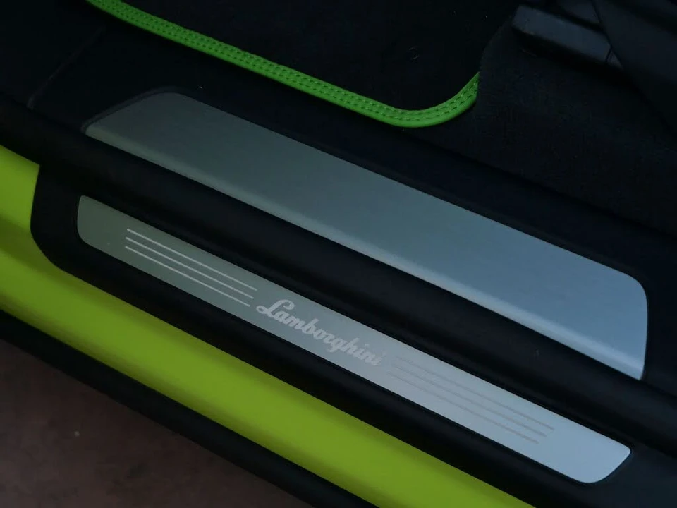 2022 Lamborghini Urus - Image 23 of 31