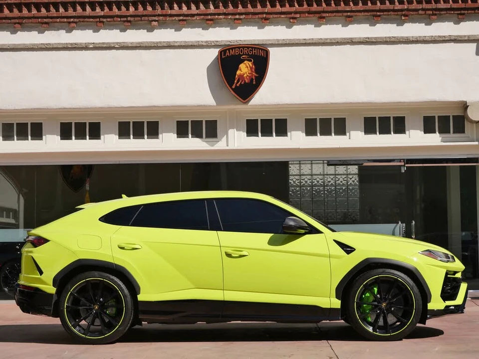 2022 Lamborghini Urus - Image 2 of 31