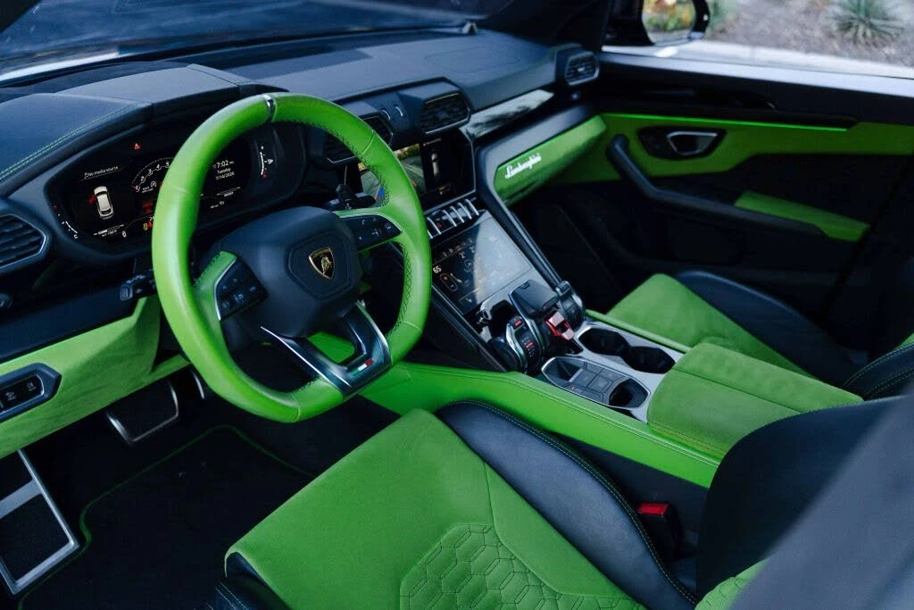 2022 Lamborghini Urus - Image 18 of 31