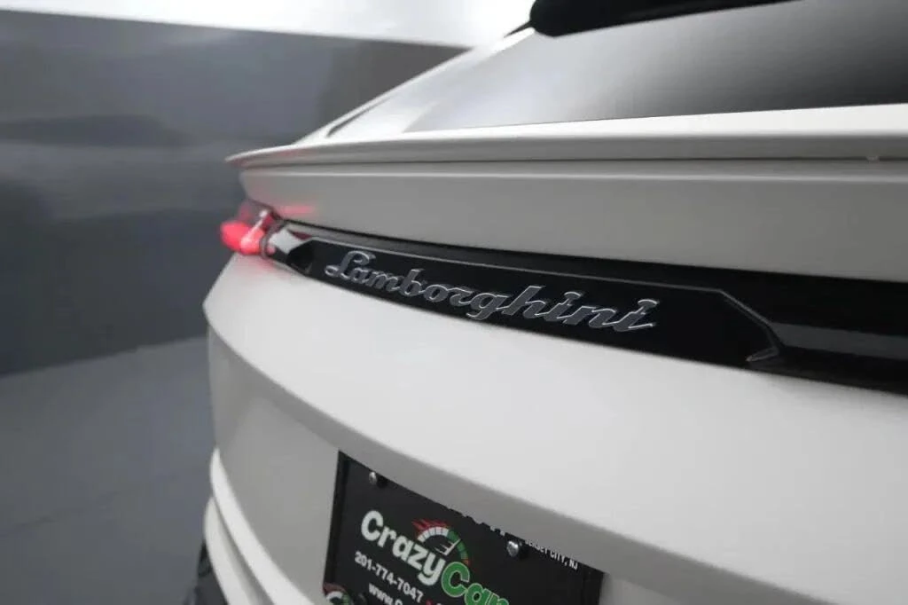 2022 Lamborghini Urus - Image 20 of 31