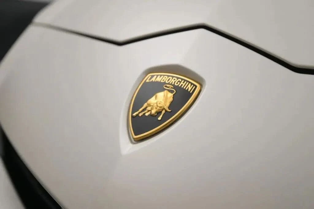 2022 Lamborghini Urus - Image 10 of 31