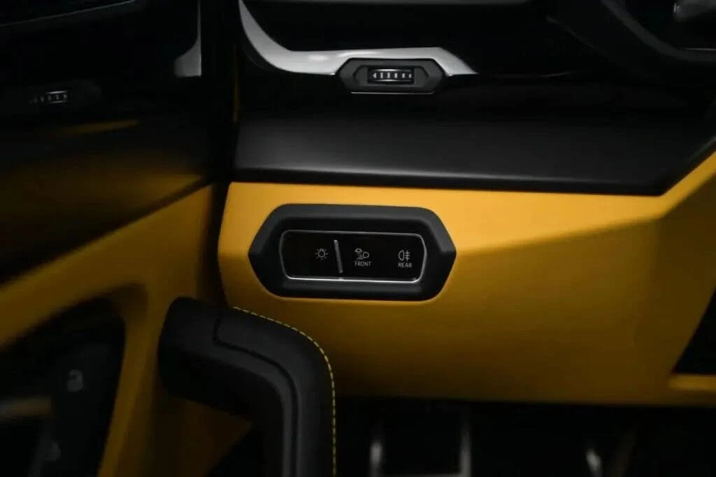 2022 Lamborghini Urus - Image 27 of 31