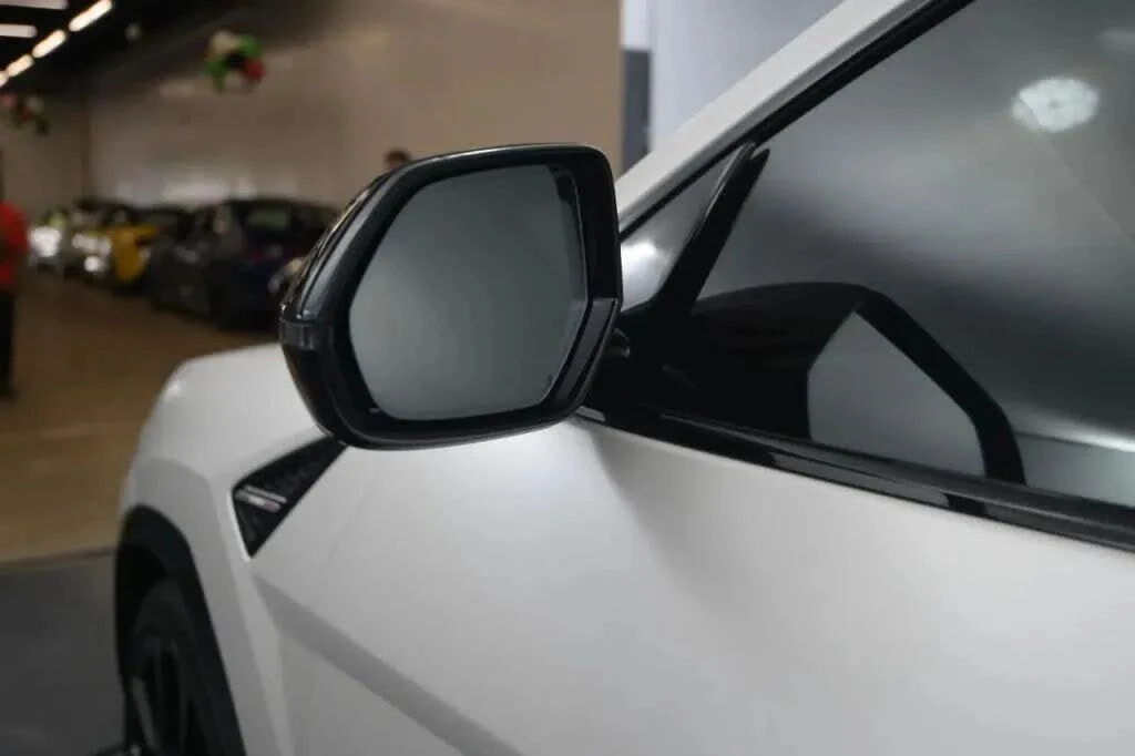 2022 Lamborghini Urus - Image 16 of 31