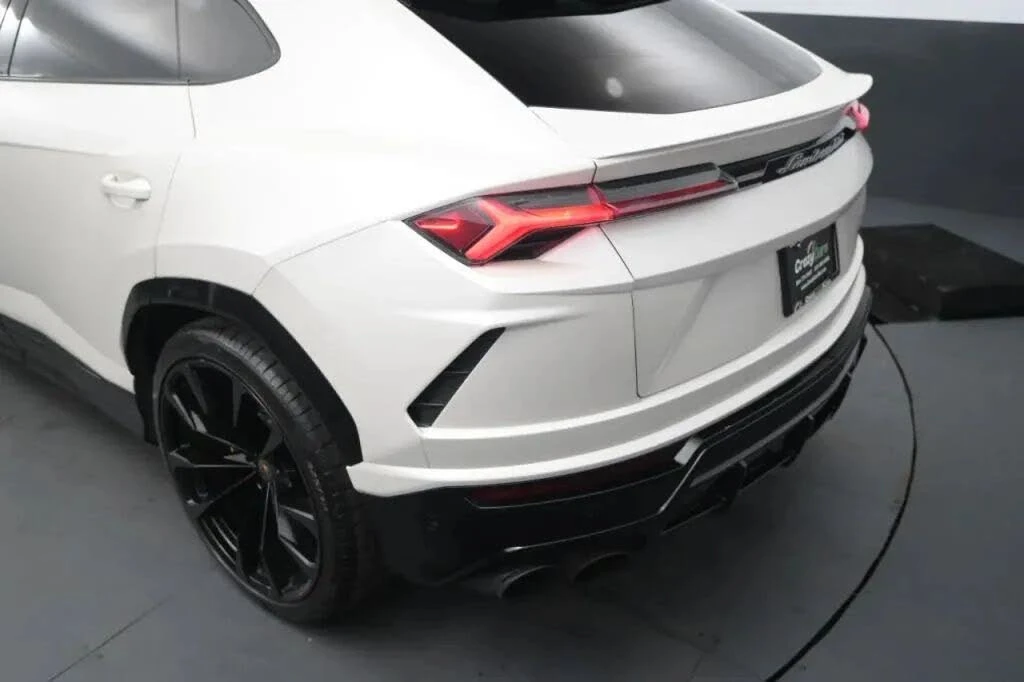 2022 Lamborghini Urus - Image 19 of 31