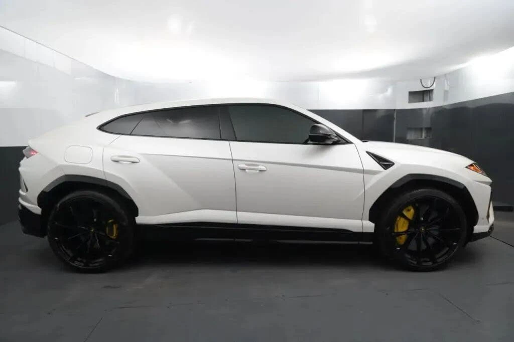 2022 Lamborghini Urus - Image 6 of 31