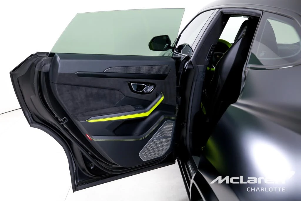 2022 Lamborghini Urus - Image 17 of 31