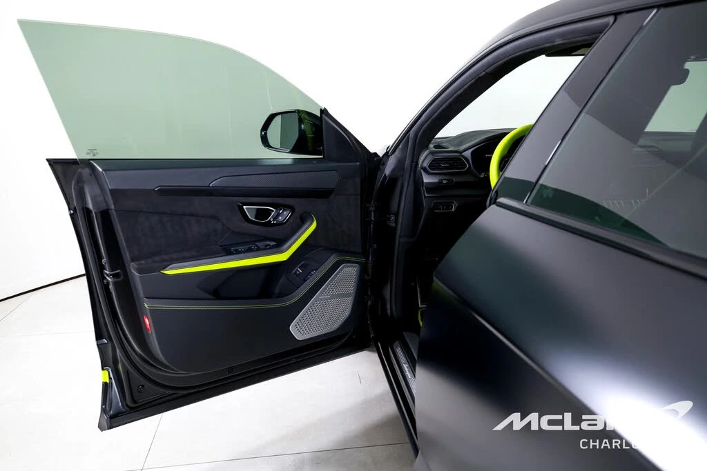 2022 Lamborghini Urus - Image 10 of 31