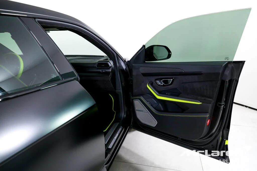 2022 Lamborghini Urus - Image 24 of 31
