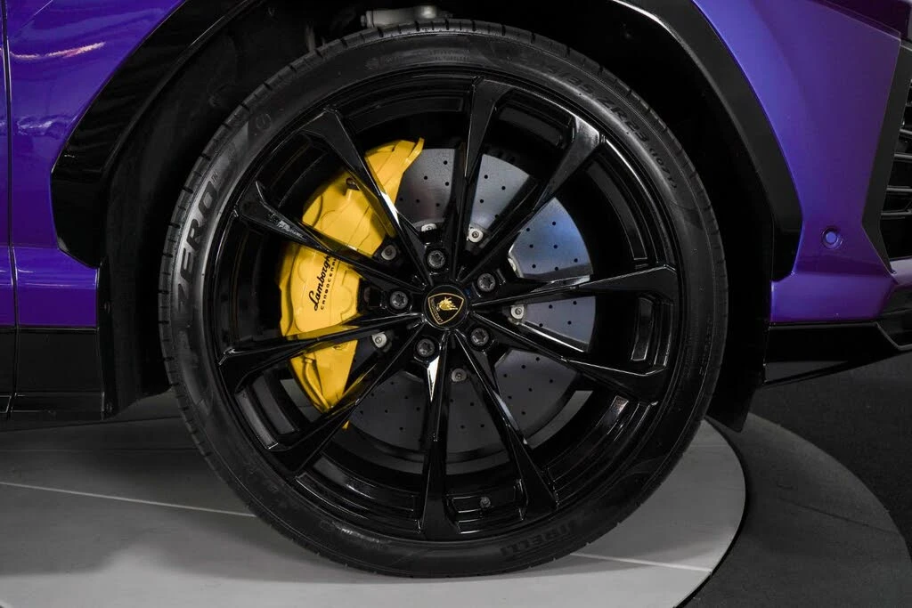 2022 Lamborghini Urus - Image 24 of 31