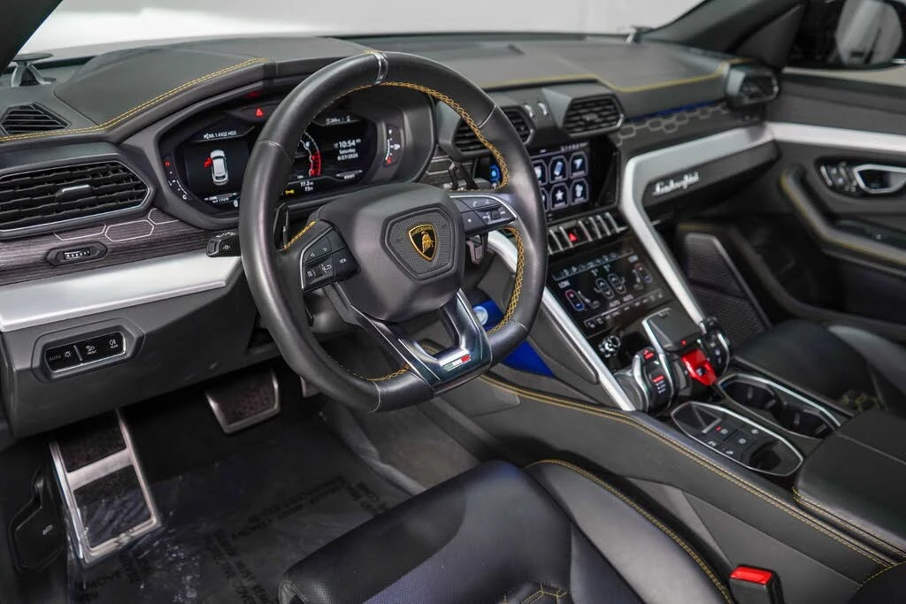 2022 Lamborghini Urus - Image 10 of 31