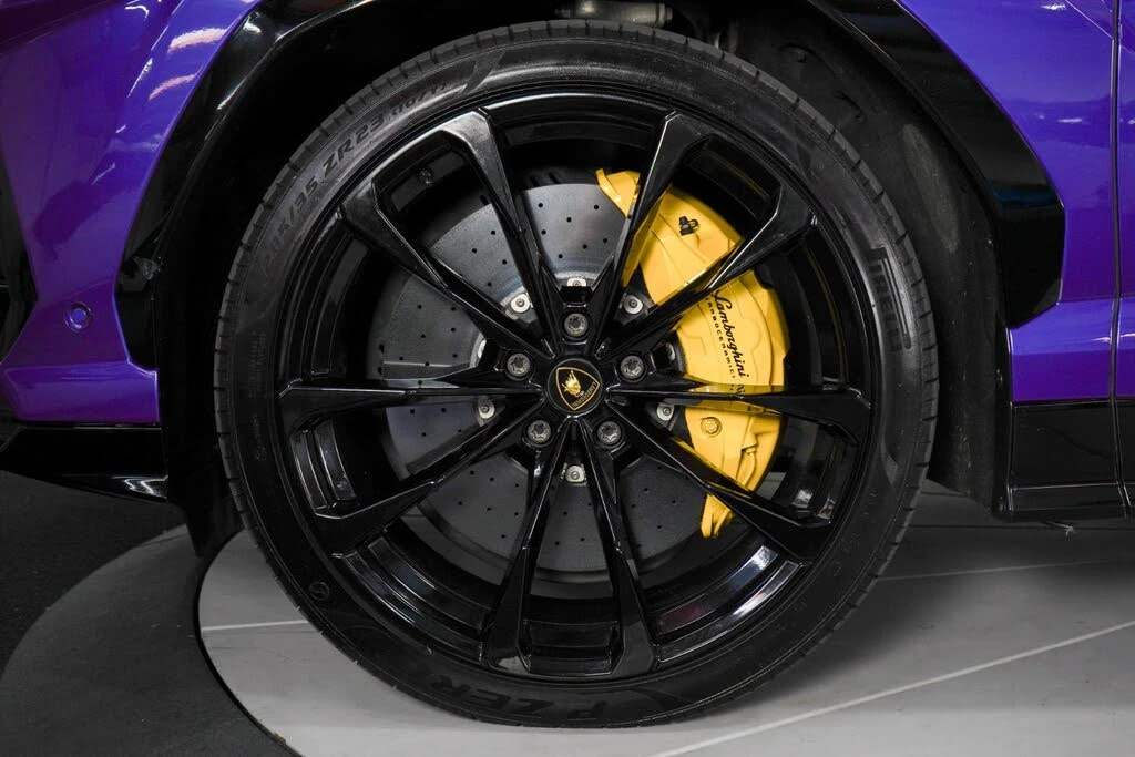 2022 Lamborghini Urus - Image 18 of 31