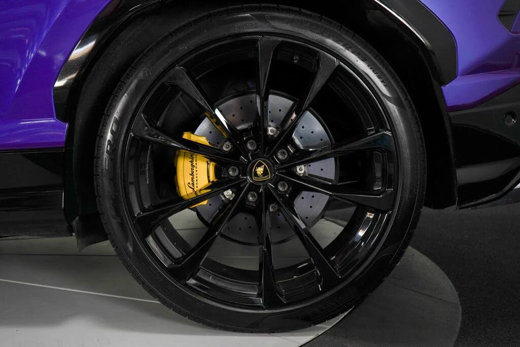 2022 Lamborghini Urus - Image 16 of 31