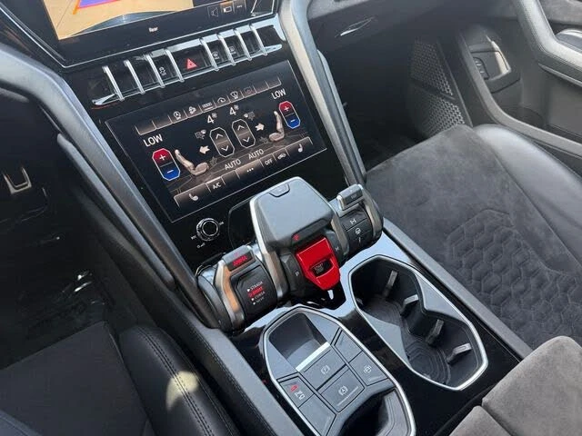 2022 Lamborghini Urus - Image 24 of 24