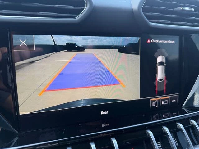 2022 Lamborghini Urus - Image 21 of 24