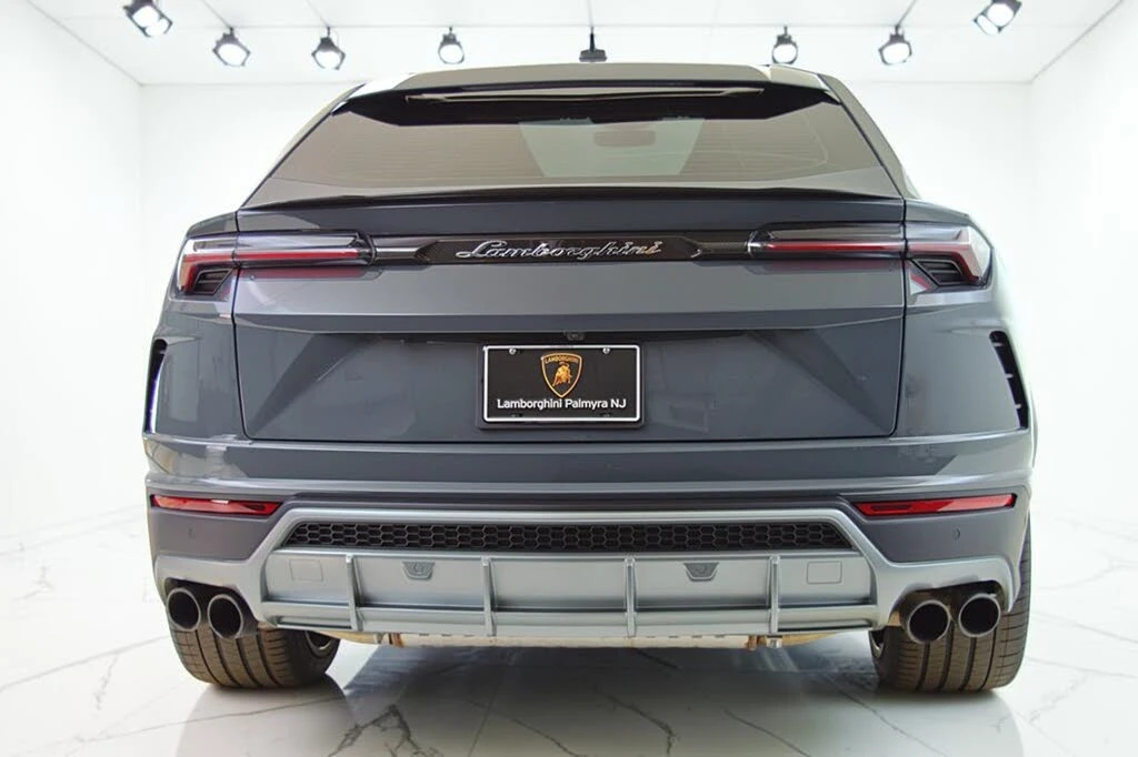 2022 Lamborghini Urus - Image 8 of 31