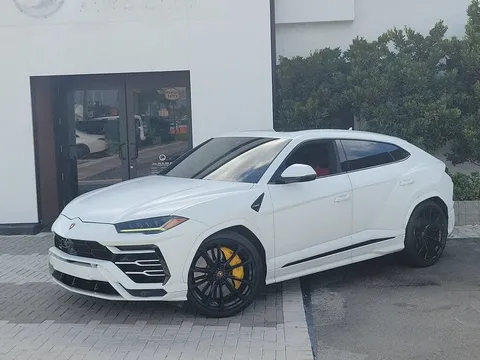 2022 Lamborghini Urus Base
