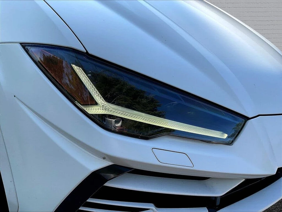 2022 Lamborghini Urus - Image 27 of 28