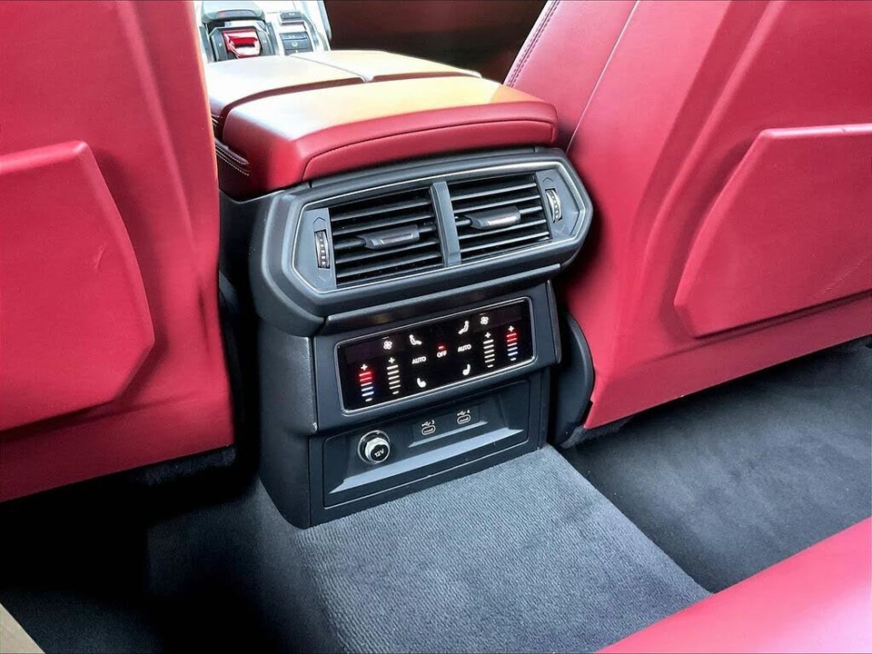2022 Lamborghini Urus - Image 10 of 28