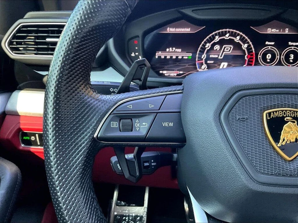 2022 Lamborghini Urus - Image 11 of 28