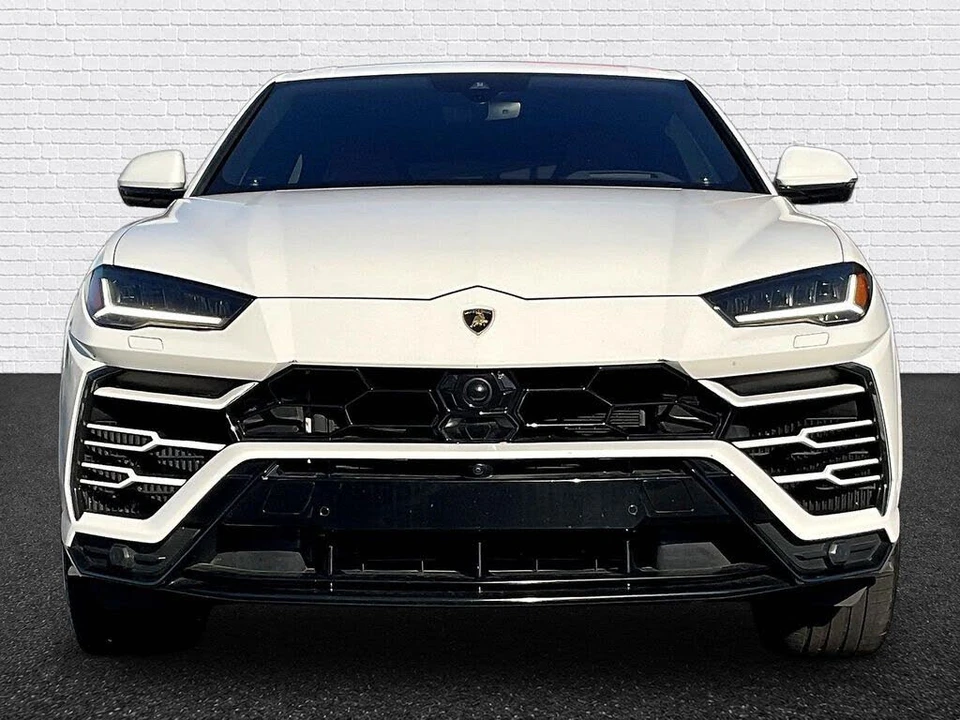 2022 Lamborghini Urus - Image 2 of 28