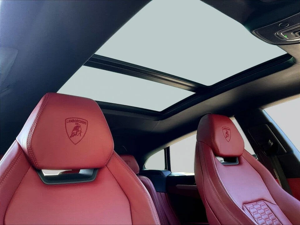 2022 Lamborghini Urus - Image 24 of 28