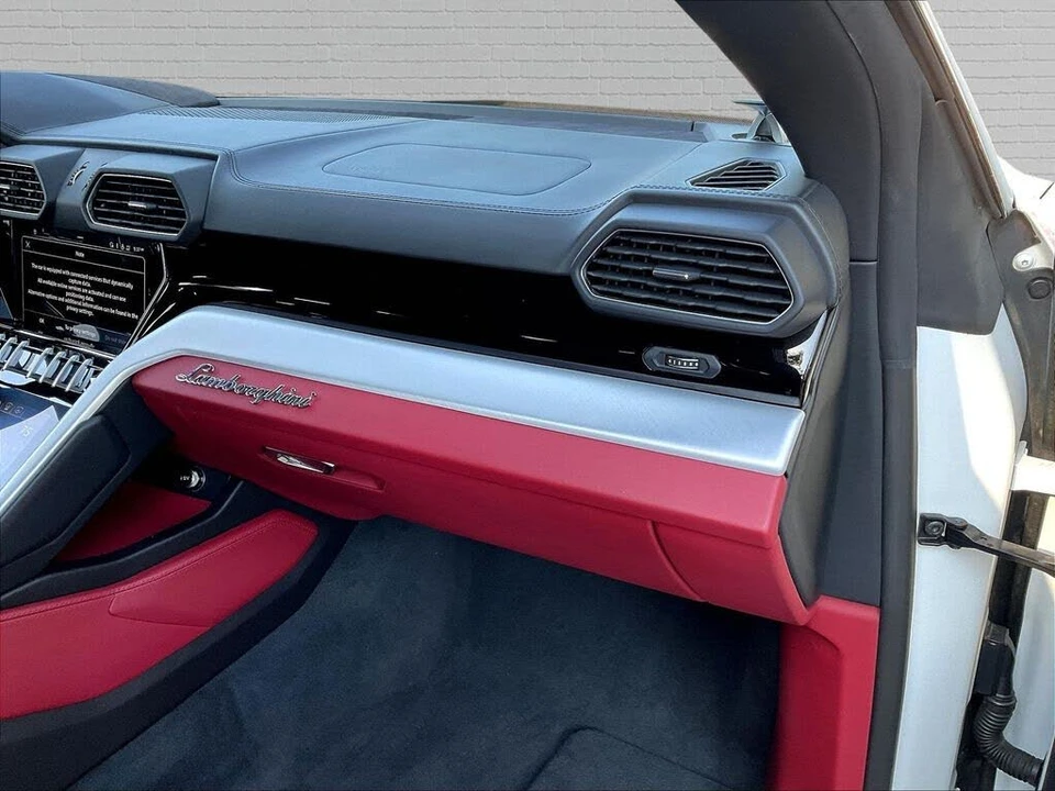 2022 Lamborghini Urus - Image 23 of 28