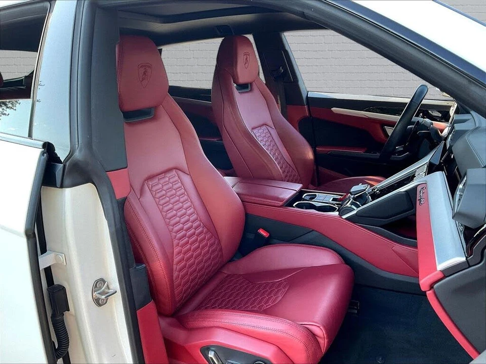2022 Lamborghini Urus - Image 26 of 28