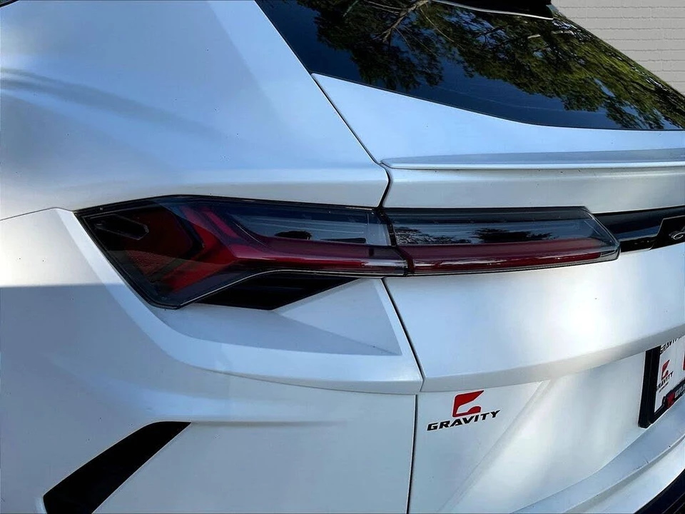 2022 Lamborghini Urus - Image 21 of 28