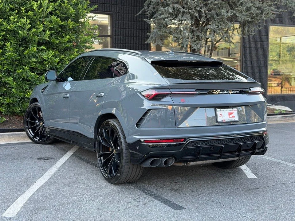 2022 Lamborghini Urus - Image 19 of 31