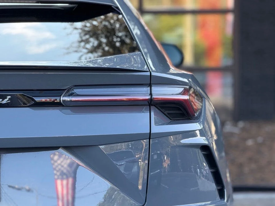 2022 Lamborghini Urus - Image 16 of 31