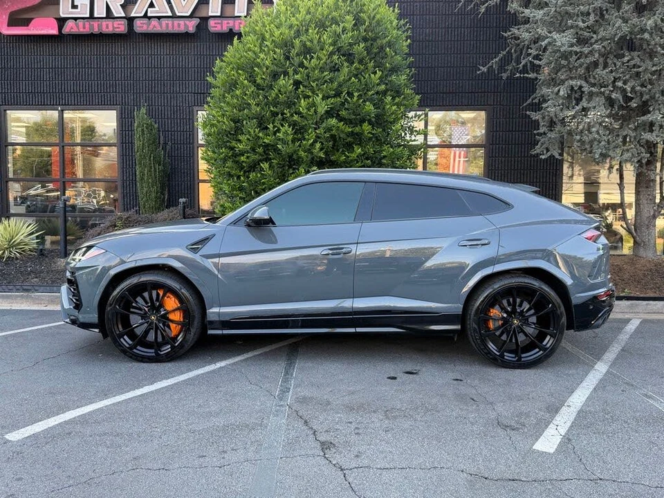2022 Lamborghini Urus - Image 9 of 31