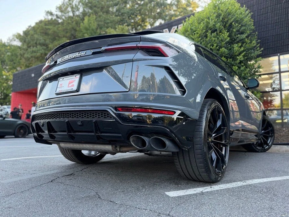 2022 Lamborghini Urus - Image 13 of 31
