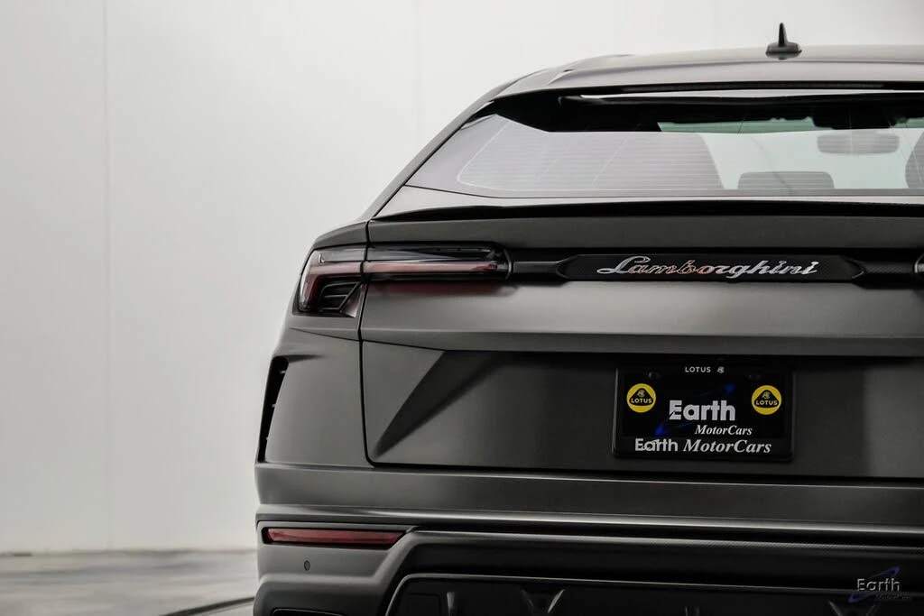 2022 Lamborghini Urus - Image 17 of 31